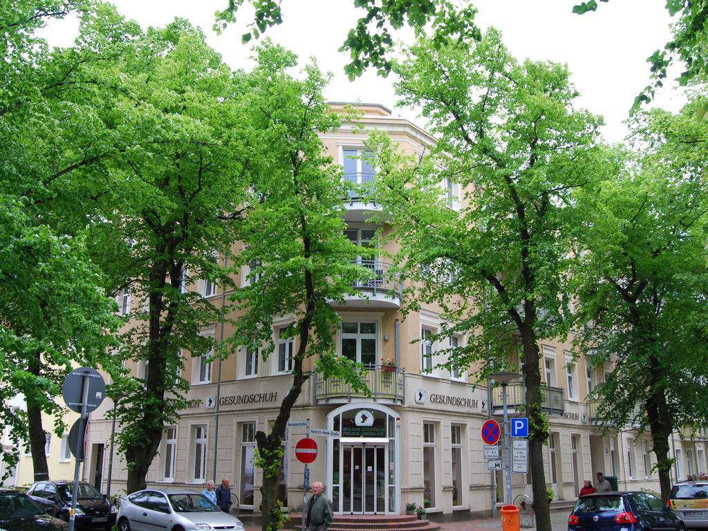 Ferienwohnung Warnemuende Am Kurpark Rostock Kültér fotó