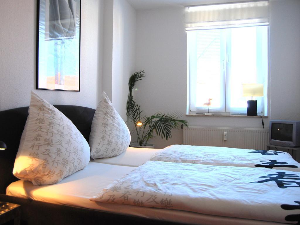 Ferienwohnung Warnemuende Am Kurpark Rostock Szoba fotó